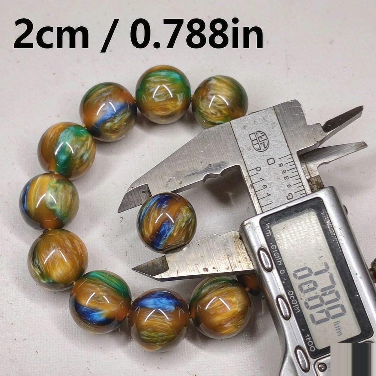 BEADORO Aurora 20 mm resin beaded bracelet - close-up detail